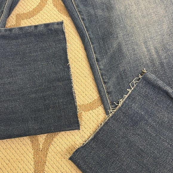 Express 90’s slim high rise FlexX stretch raw hem jeans, large short: 12/14/16 - Picture 16 of 17